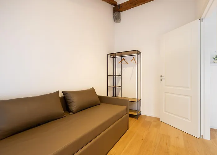 Via Ghiberti Stazione 50 * Трієст