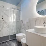 Via Ghiberti Stazione 50 *