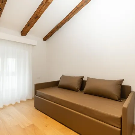 Appartement Via Ghiberti Stazione 50 *